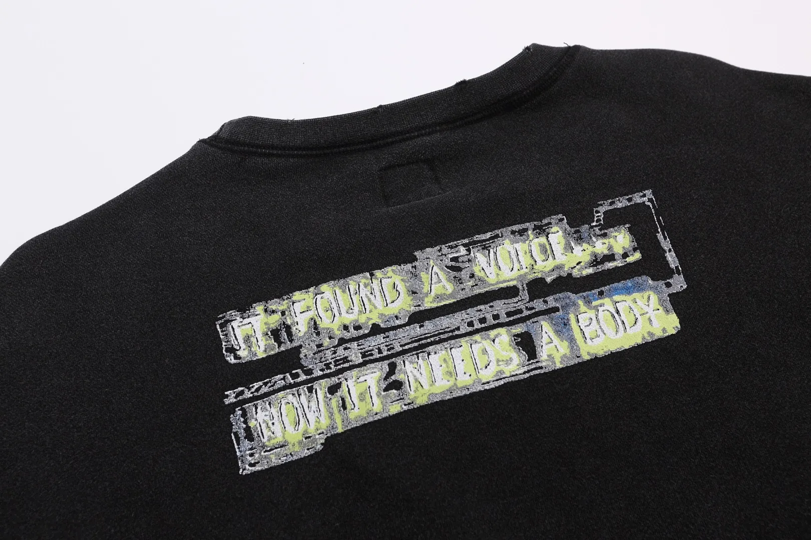 SAINT MICHAEL retro washed, distressed, heavyweight round neck plus velvet loose pullover sweatshirt long-sleeved shirt Fabric: 420g Style number: SM605 Size: S-M-L-XL Color: Black Price: P198